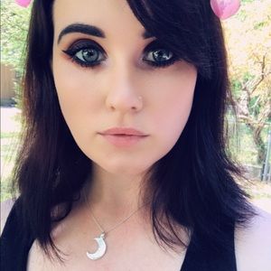 Meet your Posher, Hillary